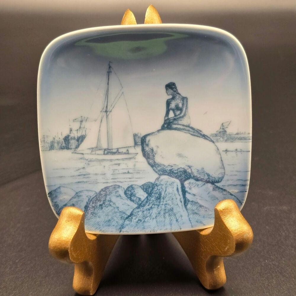 Vintage Denmark Copenhagen Porcelain Kylid Mini Plate
